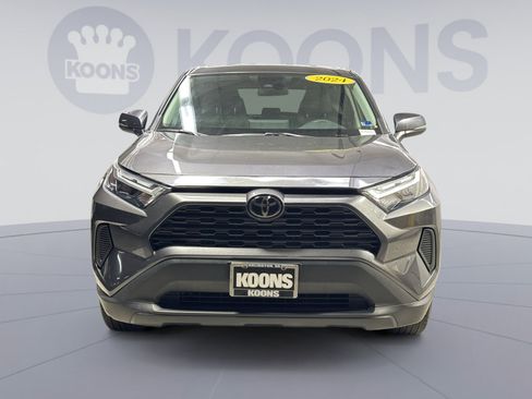 Used 2024 Toyota RAV4 LE AWD/4WD image 23