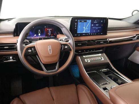 New 2026 Lincoln Aviator Reserve AWD/4WD image 2