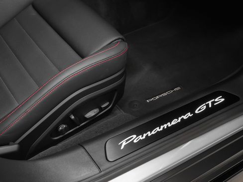 Certified 2025 Porsche Panamera GTS AWD/4WD image 18