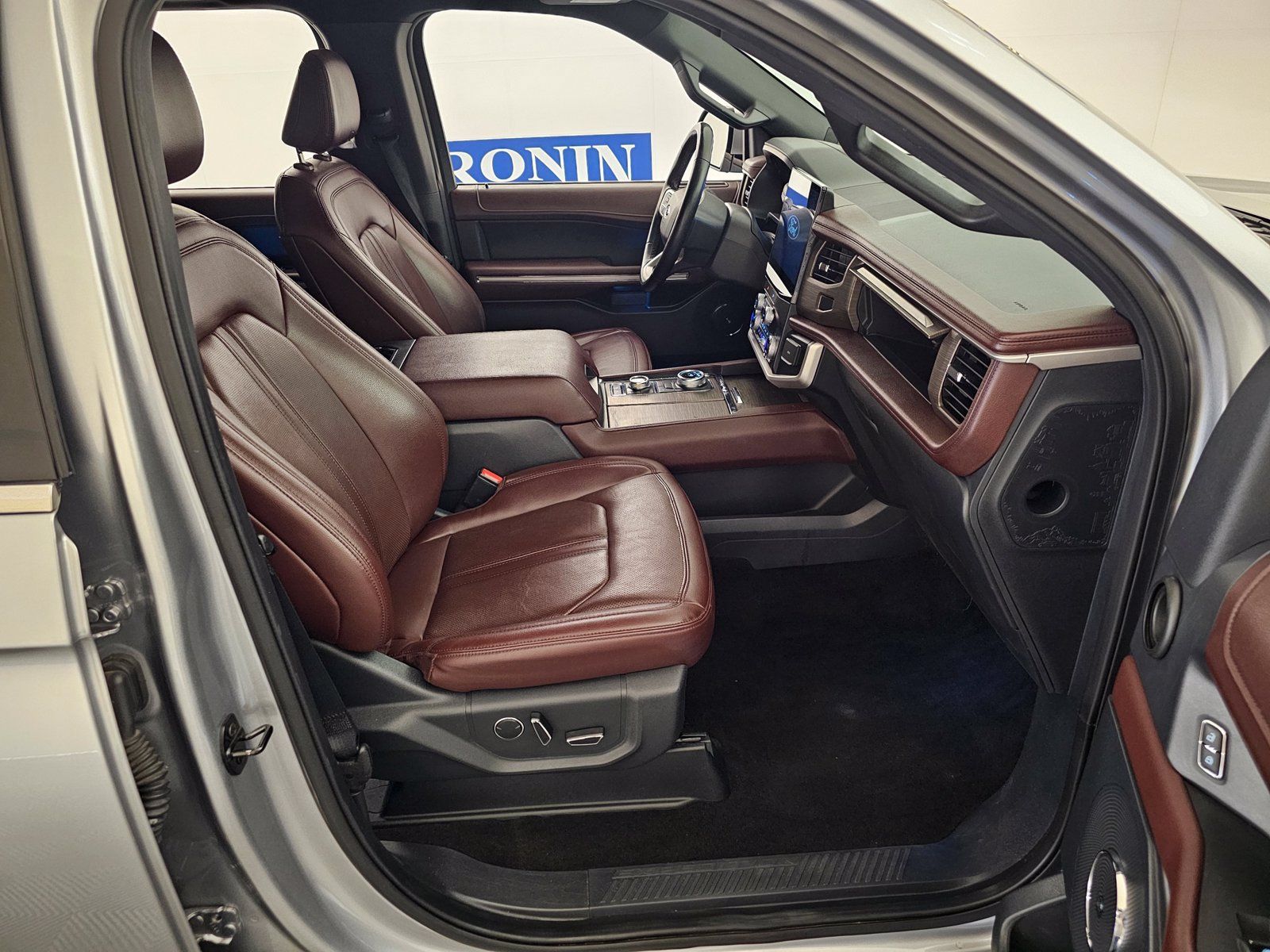 Used 2022 Ford Expedition Max Limited AWD/4WD image 24