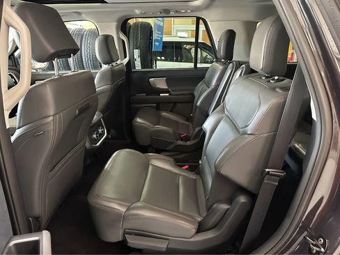 Certified 2025 Ford Expedition Active image 39