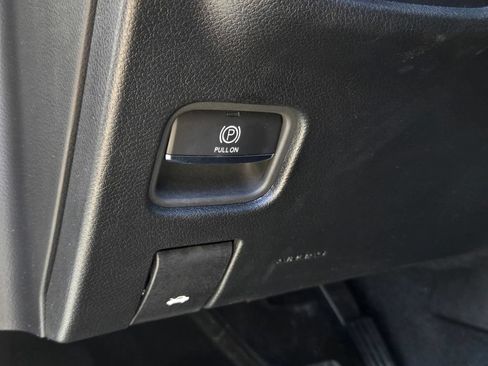Used 2023 Jeep Grand Cherokee Overland w/ Advanced Protech Group III AWD/4WD image 18