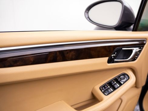 Used 2015 Porsche Macan S image 15