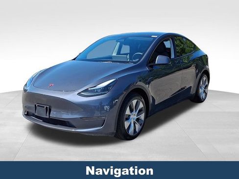 Used 2023 Tesla Model Y Long Range AWD/4WD image 4