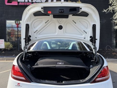 Used 2019 Mercedes-Benz SLC 300 image 17