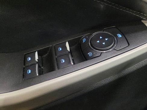 Used 2022 Ford Explorer XLT image 27