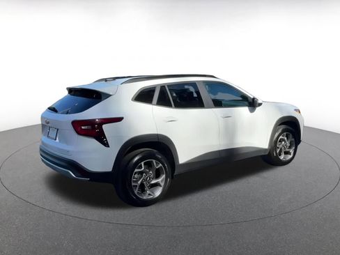 Used 2025 Chevrolet Trax LT image 14