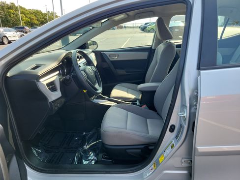 Used 2014 Toyota Corolla LE FWD image 17