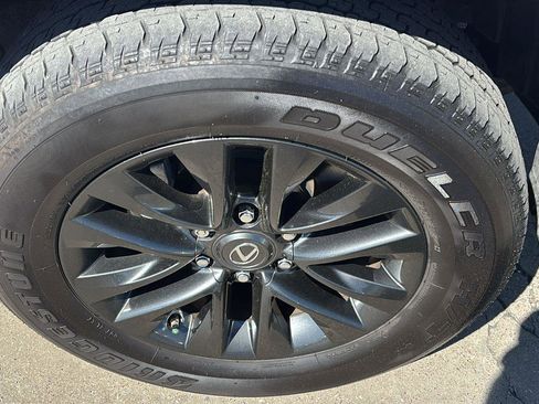 Used 2023 Lexus GX 460 Premium image 9