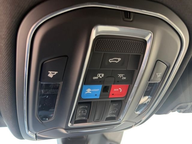 New 2026 Jeep Grand Cherokee Altitude AWD/4WD image 18