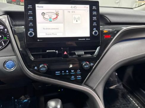 Used 2022 Toyota Camry XSE FWD image 19