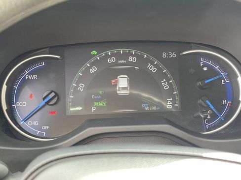 Used 2025 Toyota RAV4 LE AWD/4WD image 25