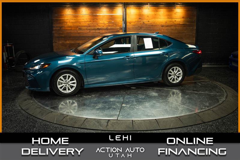 Used 2025 Toyota Camry LE FWD image 1