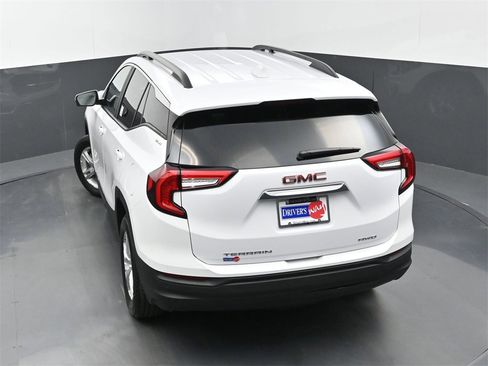 Used 2023 GMC Terrain SLE w/ Driver Convenience Package image 31