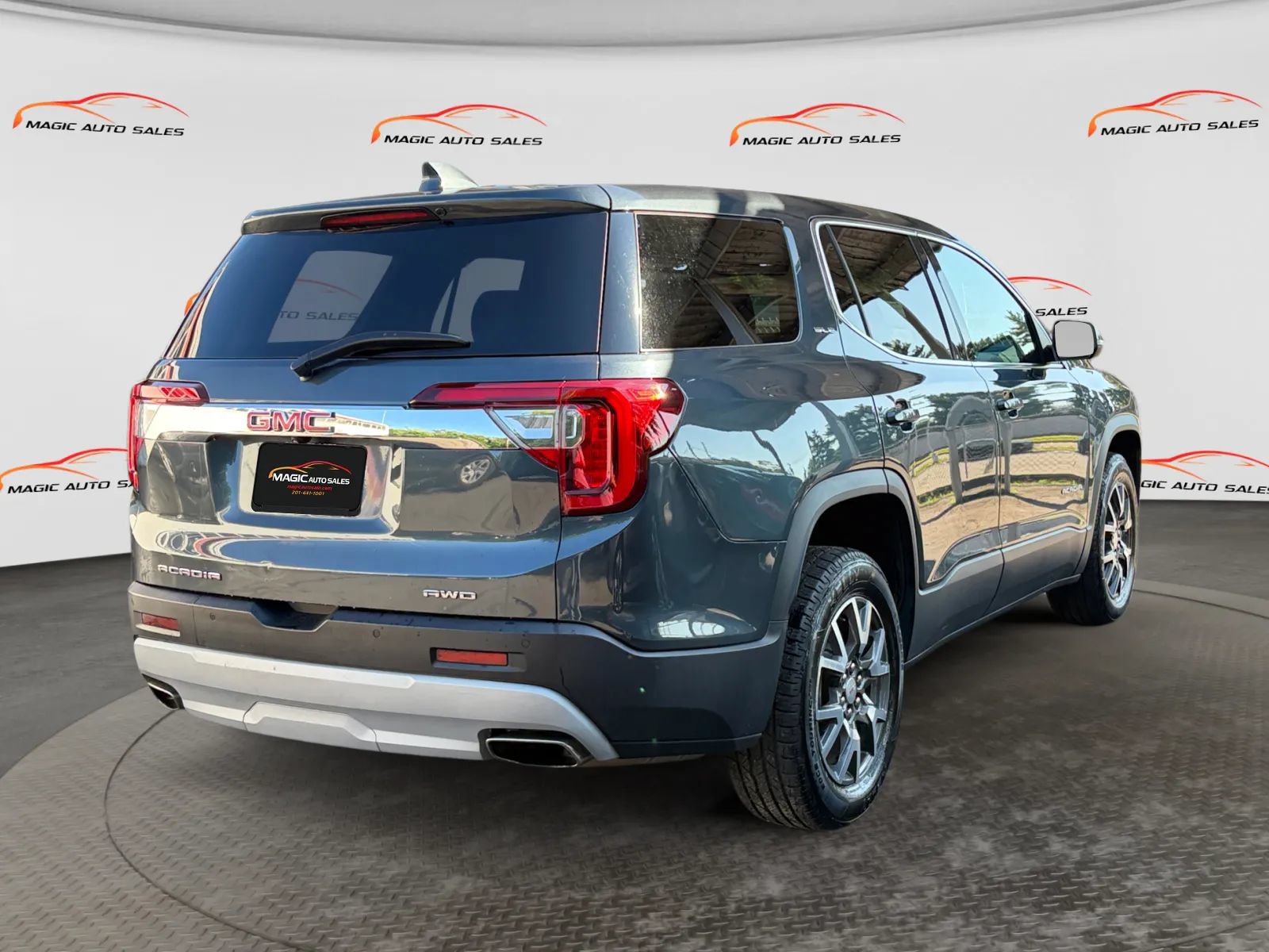 Used 2020 GMC Acadia SLE AWD/4WD image 10