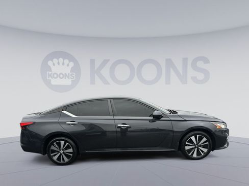 Used 2021 Nissan Altima 2.5 SV FWD image 17