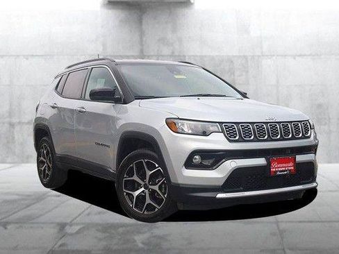 Used 2025 Jeep Compass Limited AWD/4WD image 2