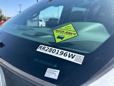 Certified 2024 GMC Yukon SLT RWD image 33