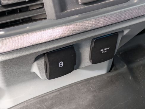 Used 2022 Ford F150 Limited image 15