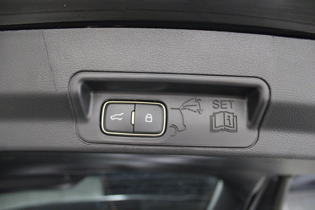 Used 2025 Ford Explorer ST-Line AWD/4WD image 39