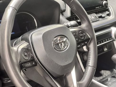 Used 2020 Toyota RAV4 XSE image 16