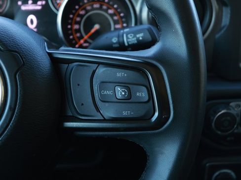 Used 2023 Jeep Gladiator Sport image 14