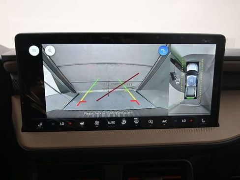 Used 2025 Ford Maverick Lariat w/ 4K Tow Package image 15