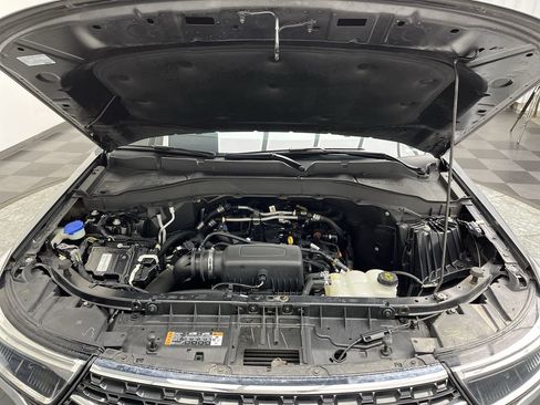Used 2022 Ford Explorer XLT AWD/4WD image 27