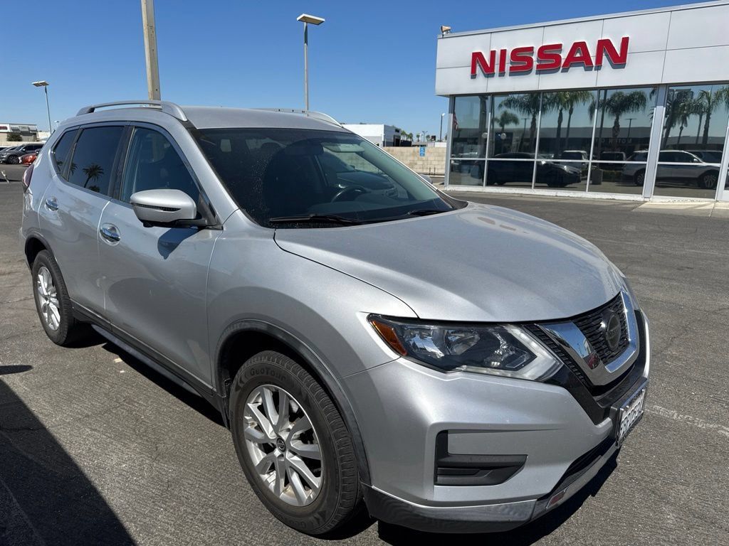 Used 2018 Nissan Rogue SV w/ Premium Package AWD/4WD image 3