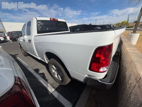 Used 2024 RAM 1500 Classic SLT image 3