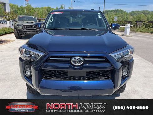 Used 2022 Toyota 4Runner SR5 Premium w/ Moonroof Package AWD/4WD image 31