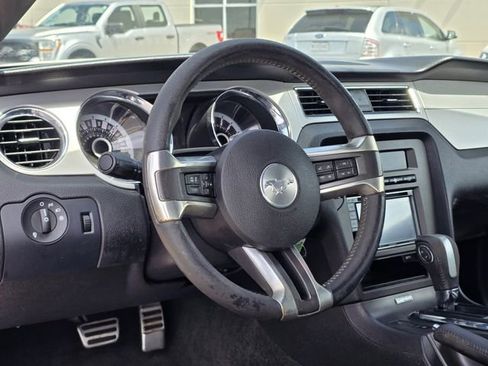 Used 2013 Ford Mustang Premium RWD image 18
