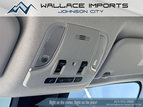 Used 2016 Toyota Prius Three w/ Advanced Technology Package image 17