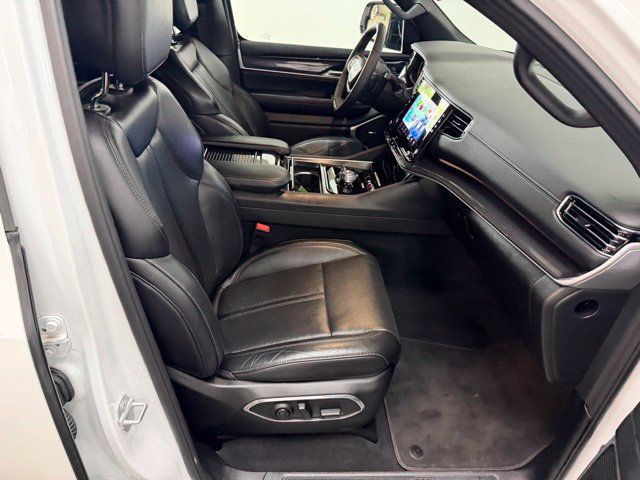 Used 2024 Jeep Wagoneer 4WD image 38