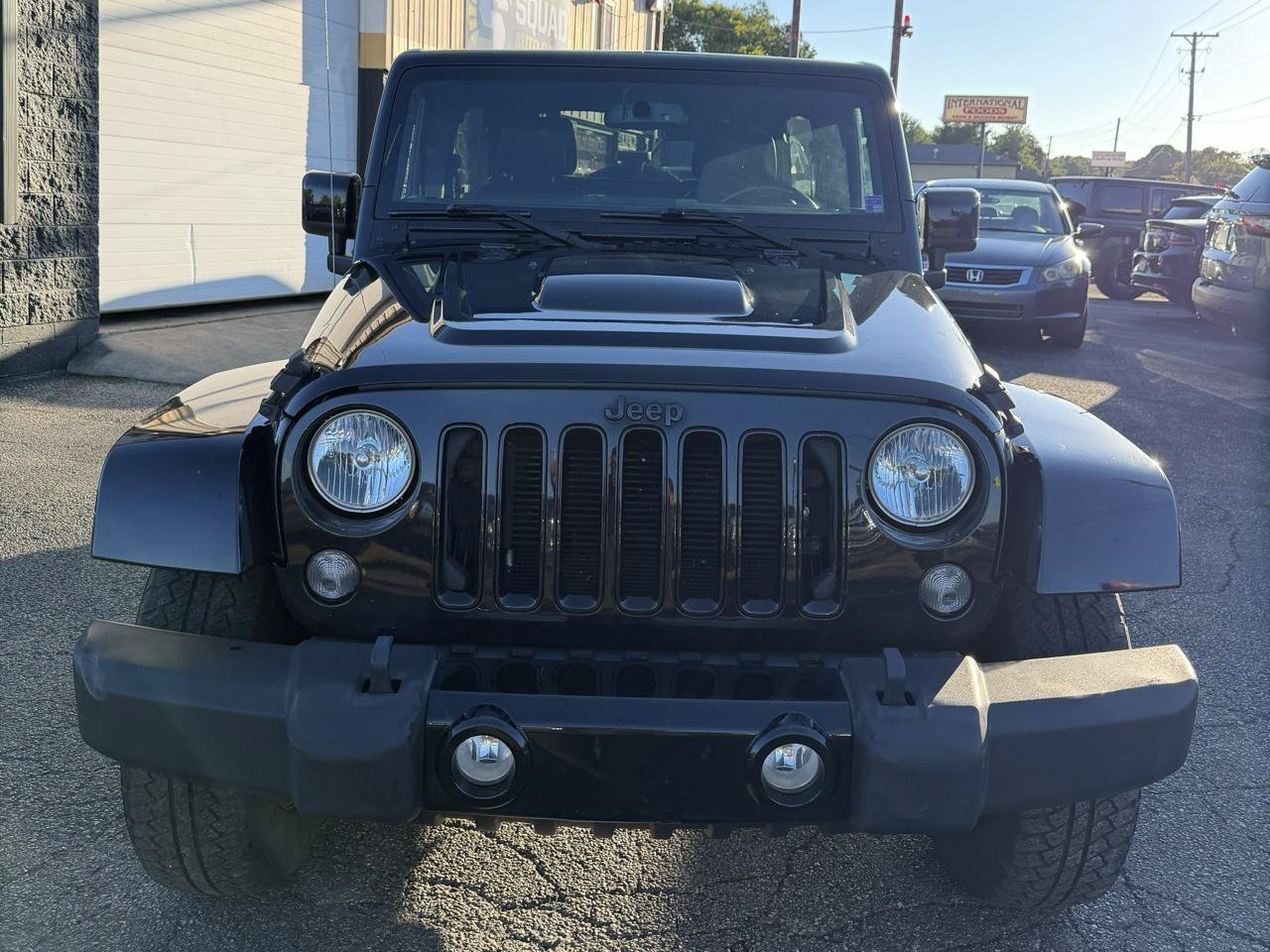 Used 2015 Jeep Wrangler Unlimited Sahara AWD/4WD image 8