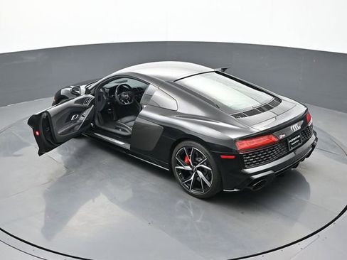 Used 2022 Audi R8 V10 w/ Premium Package image 22