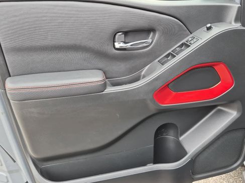 Used 2023 Nissan Frontier PRO-4X w/ Pro Convenience Package image 9