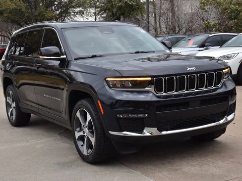 Used 2023 Jeep Grand Cherokee L Limited w/ Luxury Tech Group II image 4