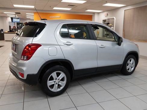 Used 2021 Chevrolet Trax LS image 11