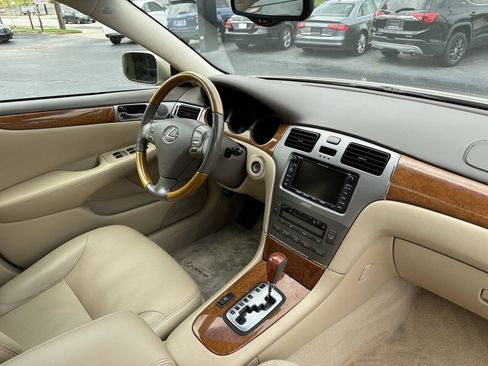 Used 2005 Lexus ES 330 w/ DVD Navigation System Pkg FWD image 22