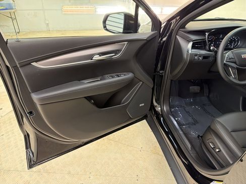 New 2026 Cadillac XT5 Luxury FWD image 5