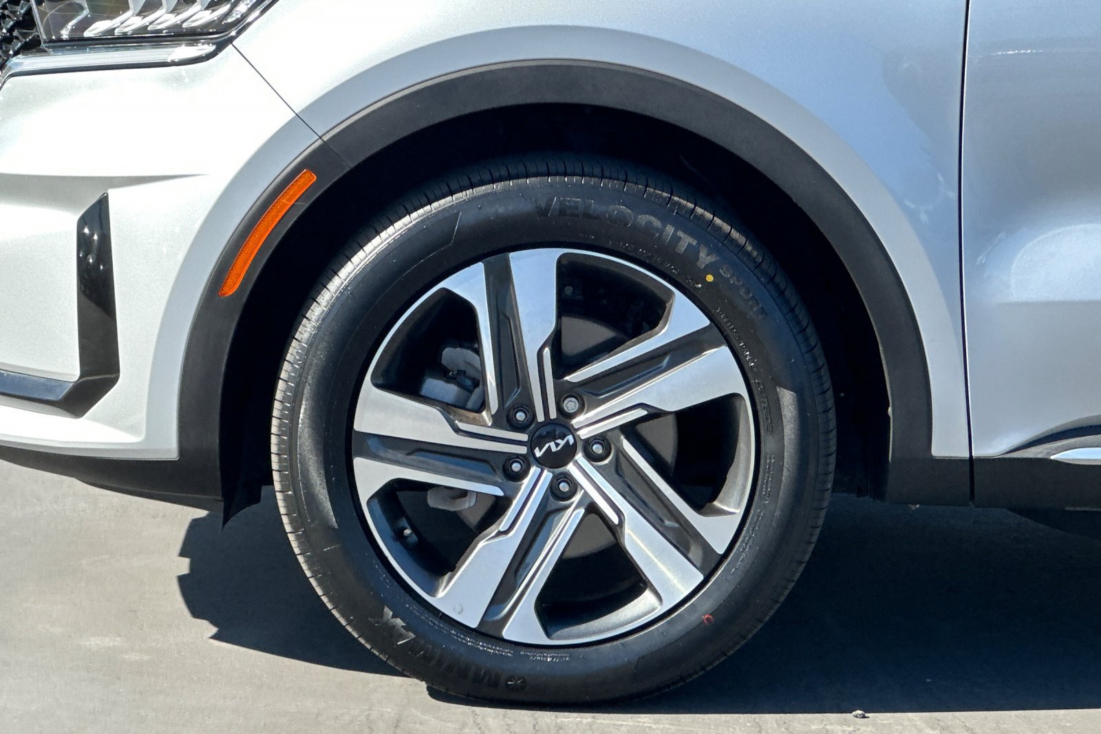 Certified 2023 Kia Sorento EX AWD/4WD image 29