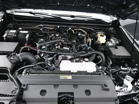 Used 2025 Toyota Tacoma TRD Off-Road image 21