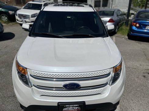 Used 2015 Ford Explorer Limited w/ Equipment Group 301A AWD/4WD image 9