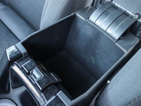 Used 2020 Toyota Corolla SE image 52