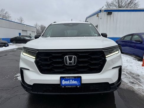 Used 2023 Honda Pilot Sport image 7