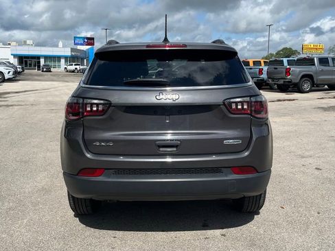 Used 2024 Jeep Compass Latitude AWD/4WD image 6