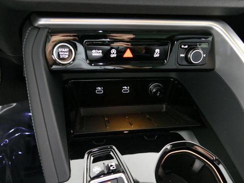 Certified 2025 Audi Q5 Premium w/ Convenience Package AWD/4WD image 20