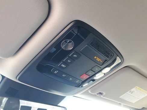 New 2026 Kia Carnival EX image 29