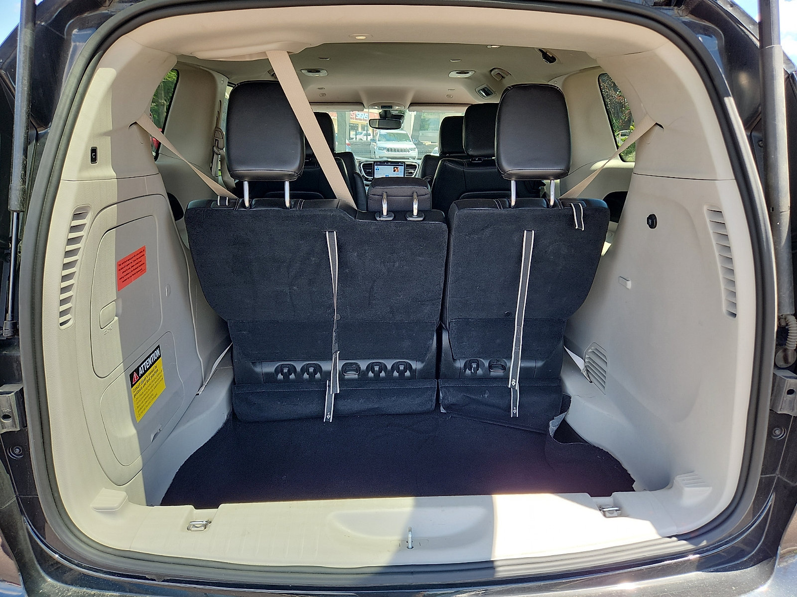 Used 2024 Chrysler Pacifica Limited FWD image 30